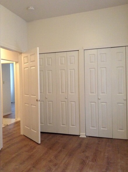 Building Photo - 3504 Vista Ave