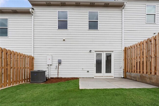 Building Photo - 255 Deerberry Dr