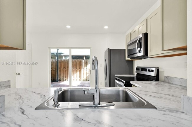 Building Photo - 496 NE 4th Terrace