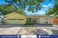 Building Photo - 14732 Oakwood Ln