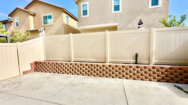 Building Photo - Beautiful Newer Construction Two-Story Home in Bonsall, Minutes to Everything!