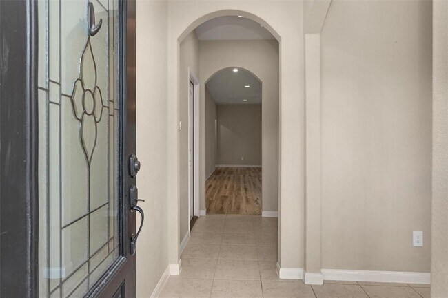 Building Photo - 8858 Oval Glass St