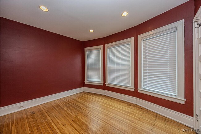 Building Photo - 507 W Delavan Ave