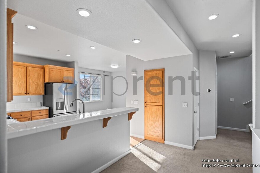 Building Photo - 18404 Emerald Ln