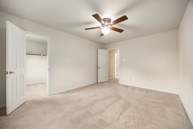 Building Photo - 18107 Fairhope Oak St