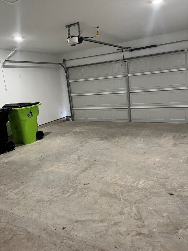 Building Photo - 3712 River Sand Rd