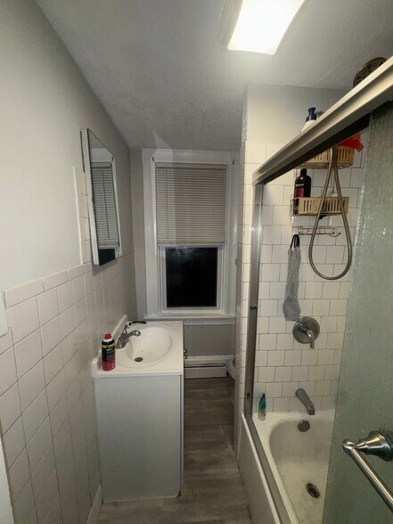 Building Photo - 66 Health Ave