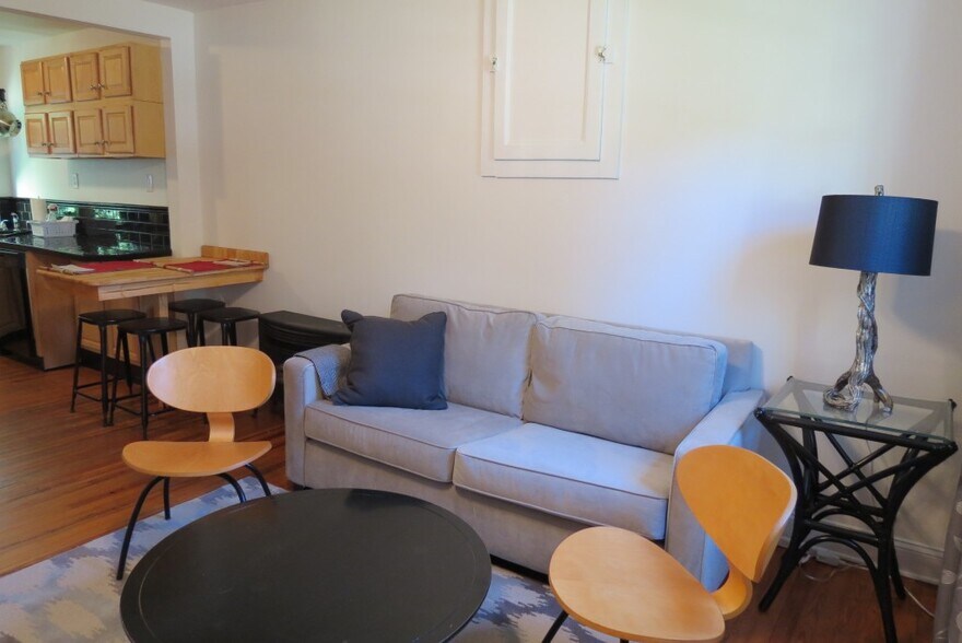 Building Photo - 375 Weaverville Rd