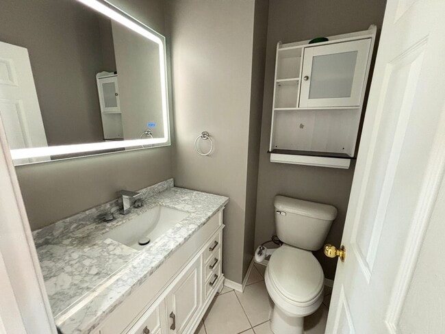 Building Photo - 4-bedroom, 2.5 bathroom unfurnished home in Saint Joseph