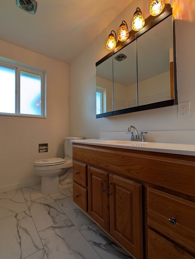 Building Photo - Charming 3 Bedroom, 1 Bath With Large Yard & Great Patio Space!