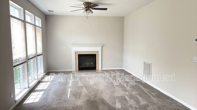 Building Photo - 8620 Grey Squirrel Ct