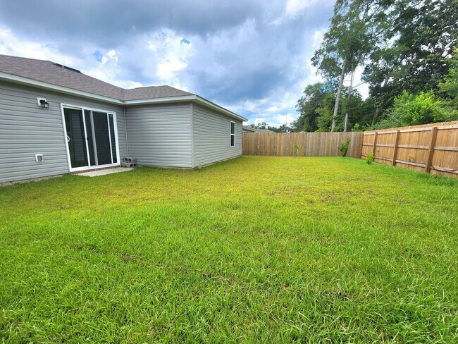 Building Photo - 7840 Maxton Rd