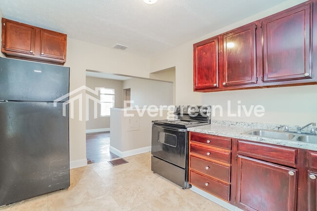 Building Photo - 2181 Middlehurst Dr