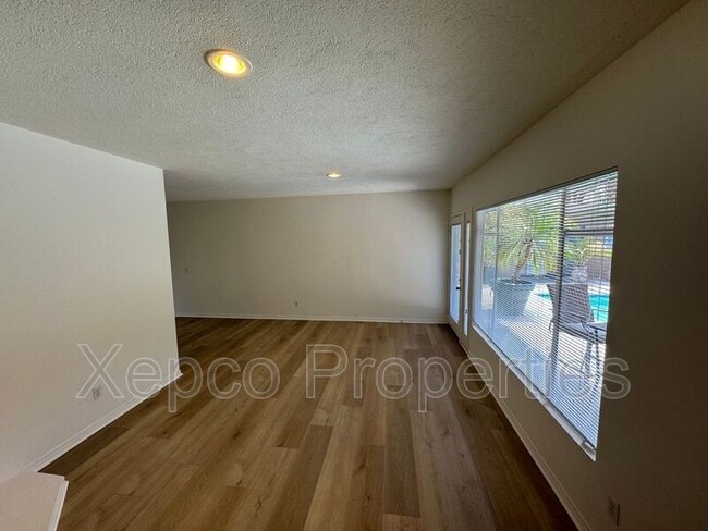 Building Photo - 432 Avenida Ortega