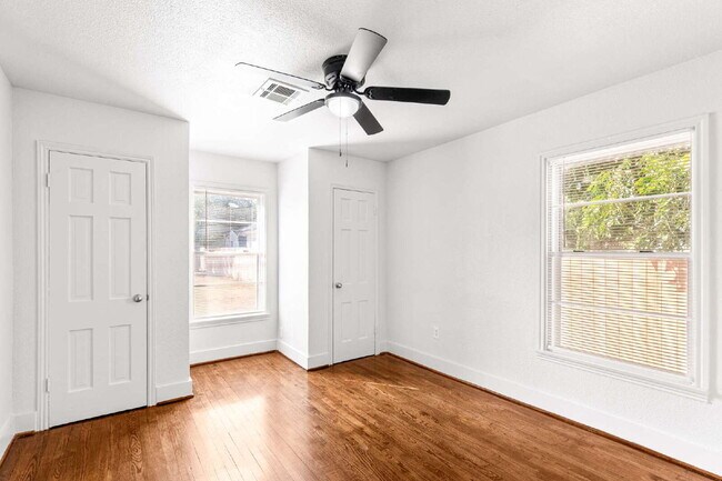 Building Photo - Private Landlord/Housing accepted-2700 Alexander Avenue