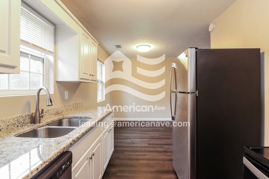 Building Photo - 1544 Holland Ave