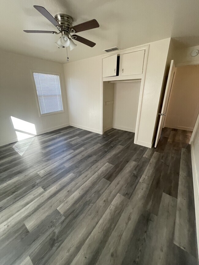 Building Photo - 1215 Whyler Rd