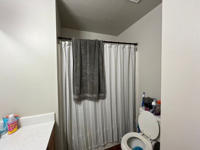 Building Photo - Coming Soon! Charming and Contemporary 3-B...