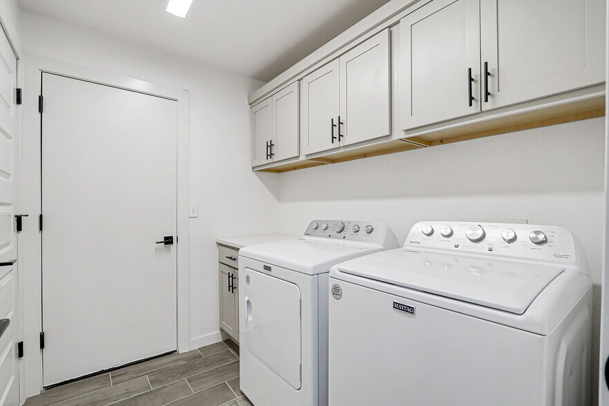 Laundry room - 11663 Dos Palmas Dr