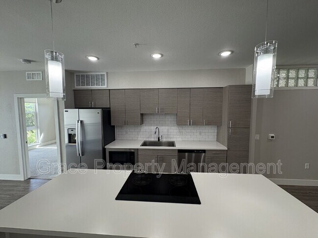 Building Photo - 3500 S Corona St
