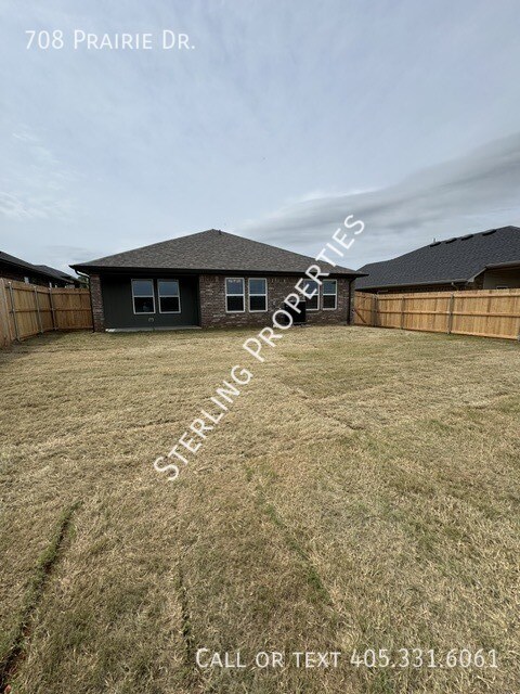 Building Photo - 708 Prairie Dr