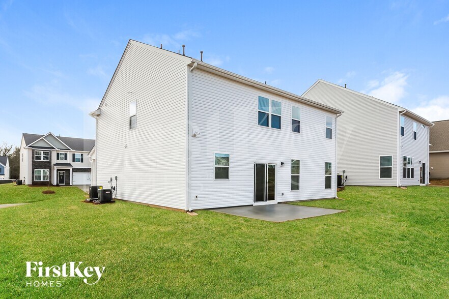 Building Photo - 1000 Mission Hill Ln