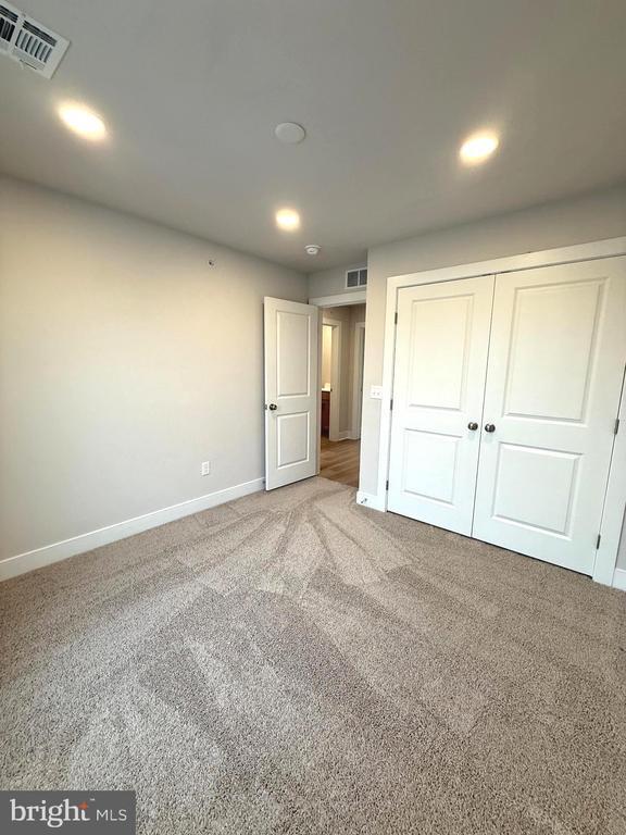 Building Photo - 4125 Ridgeview Ave