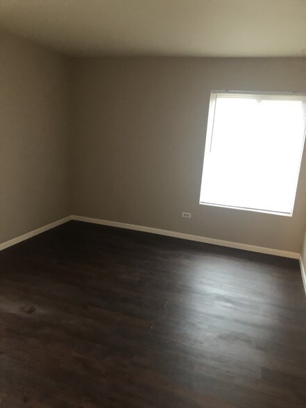 Building Photo - 6142 Knoll Wick Rd