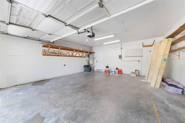 Building Photo - 11603 Oak Trail