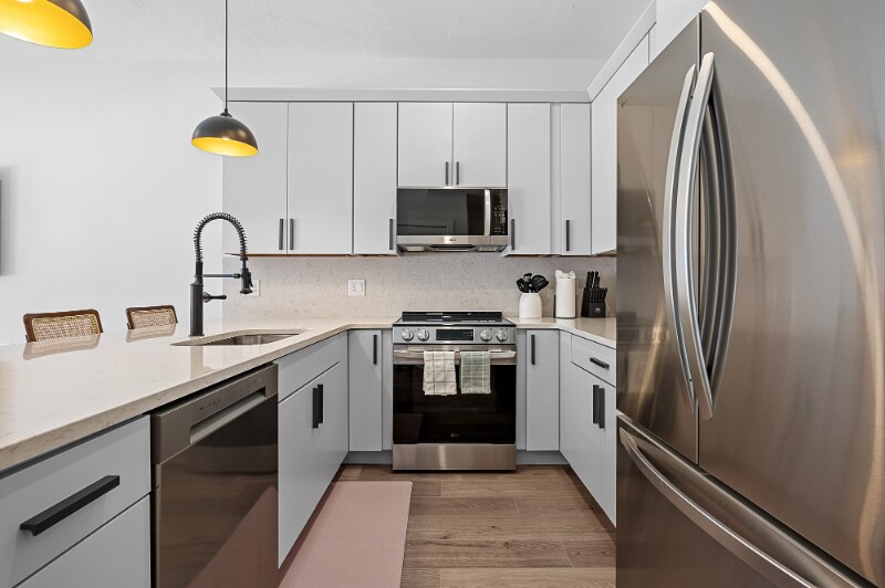 Building Photo - 416 Main St