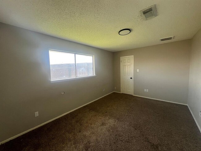 Building Photo - 8119 Crestwick Dr