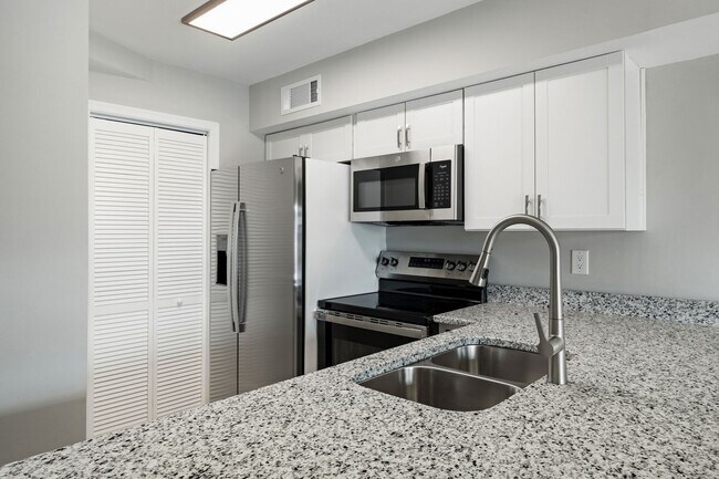 Building Photo - 5900 Patterson Ave