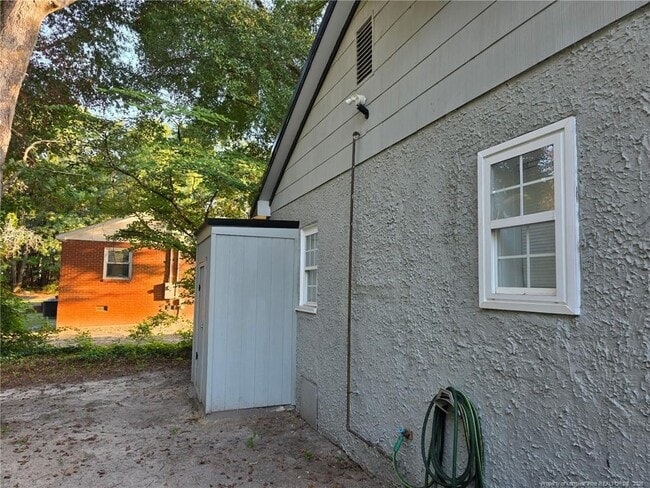 Building Photo - 2031 Womble Dr