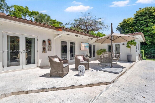 Building Photo - 1524 Siena Ave