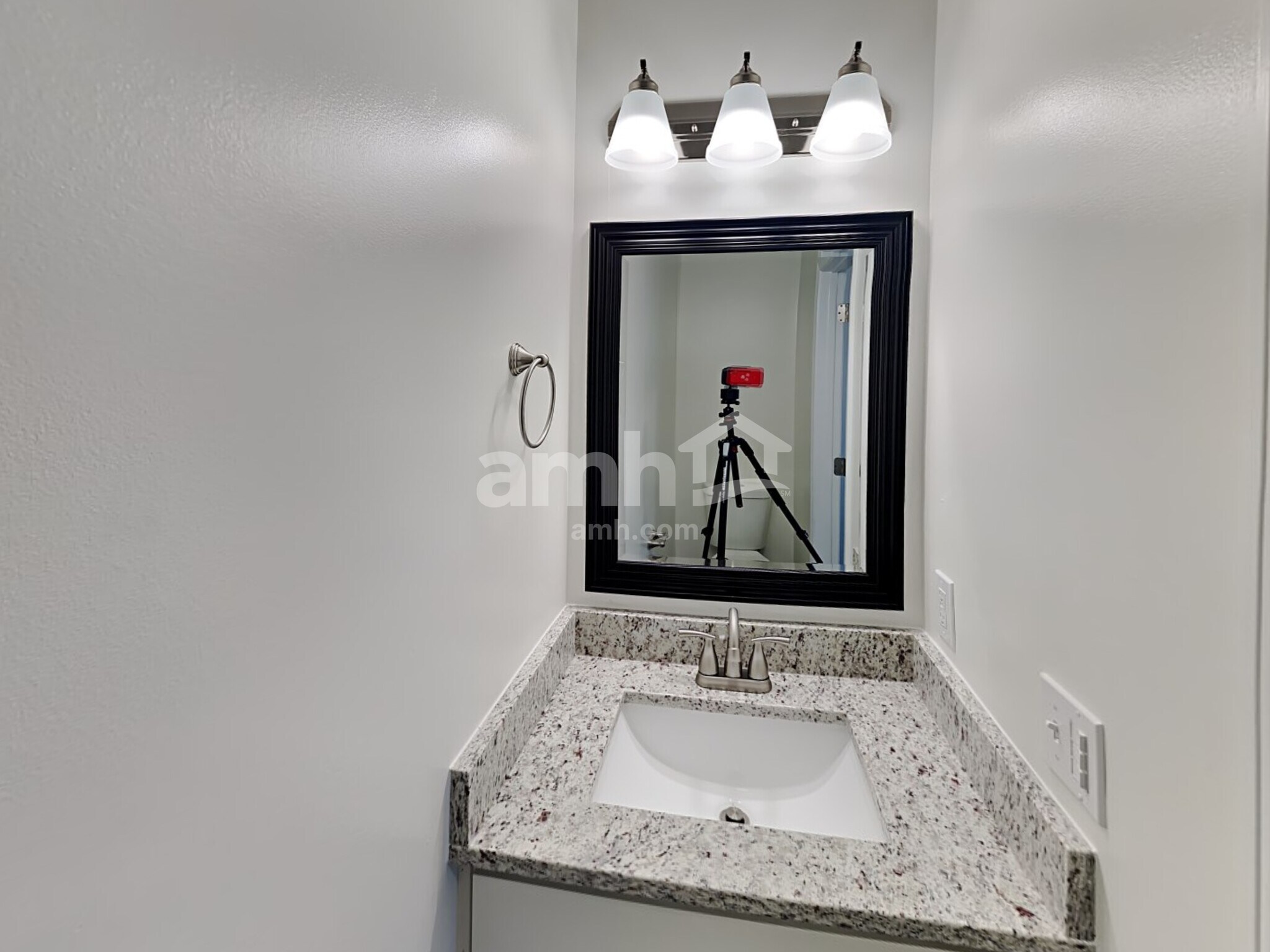 Building Photo - 1205 Chapmans Retreat Dr