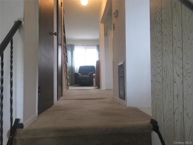 Building Photo - 5 Coyne Dr