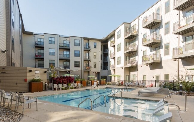 Building Photo - Vista Cameron Harbor