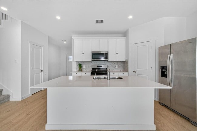 Building Photo - 30611 Castle Cove Dr