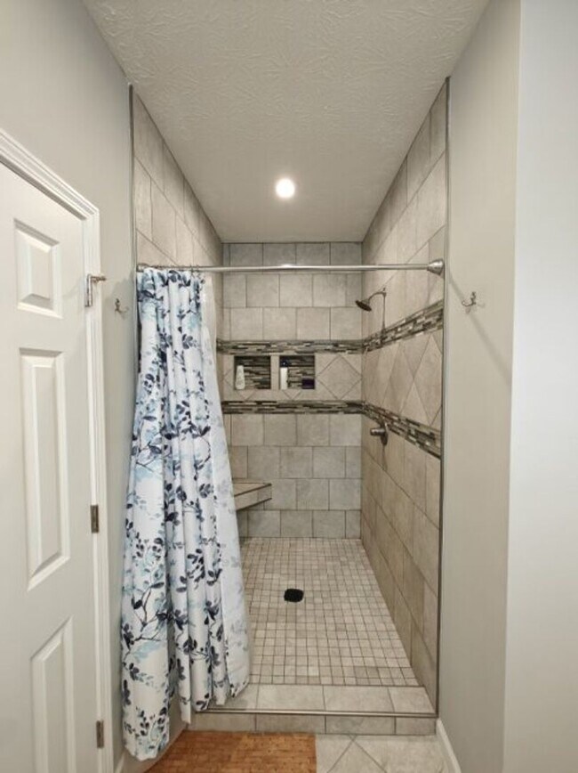 Building Photo - 4332 Foal Dr