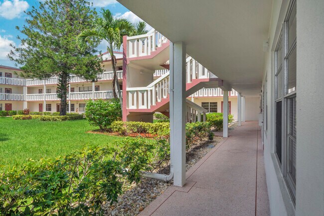 Building Photo - 308 Fanshaw H