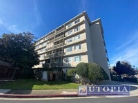 Building Photo - Updated 1Bd/1Ba Top Floor Condo with Mount...