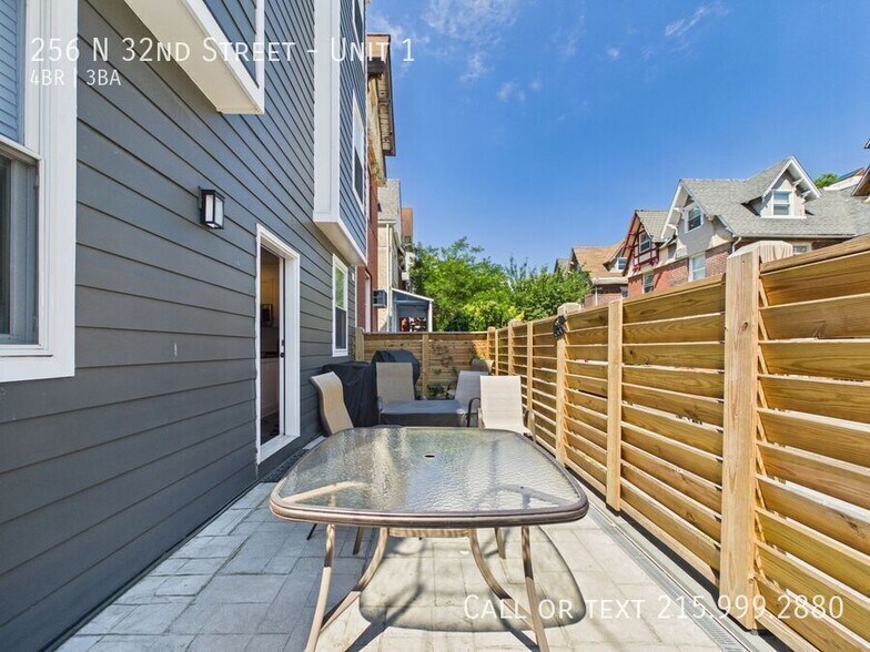 Building Photo - 256 N 32nd St