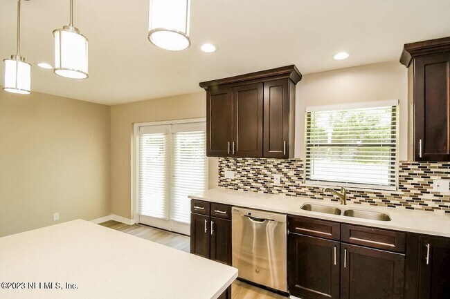 Building Photo - 5534 Enchanted Dr