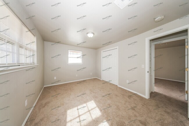 Building Photo - 2205 Harold Ct