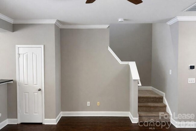 Building Photo - 116 Morning Mist Ln