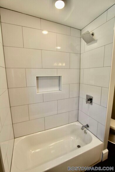 Building Photo - 55 Estes St
