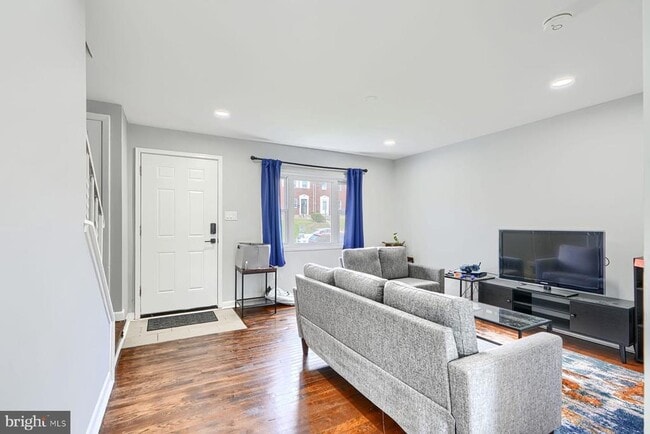 Building Photo - 631 Charraway Rd