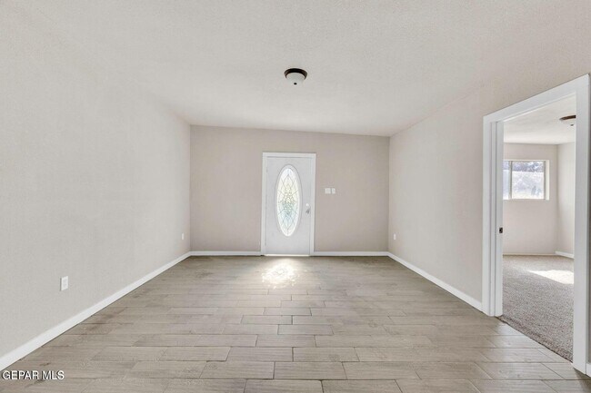 Building Photo - 8827 Mt Elbert Dr