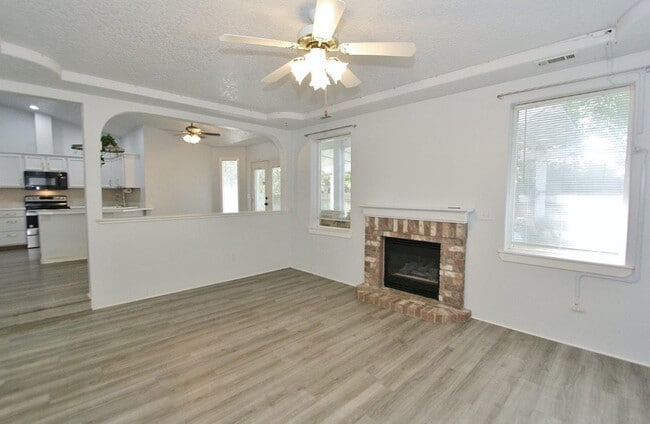 Building Photo - Single-Level Home in Quiet Neighborhood