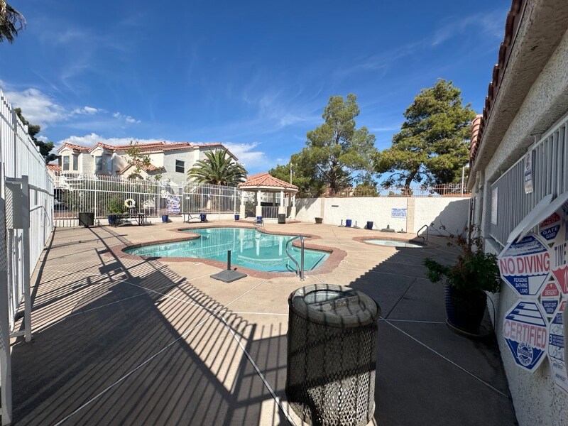 Building Photo - 6928 Oyster Shell Dr